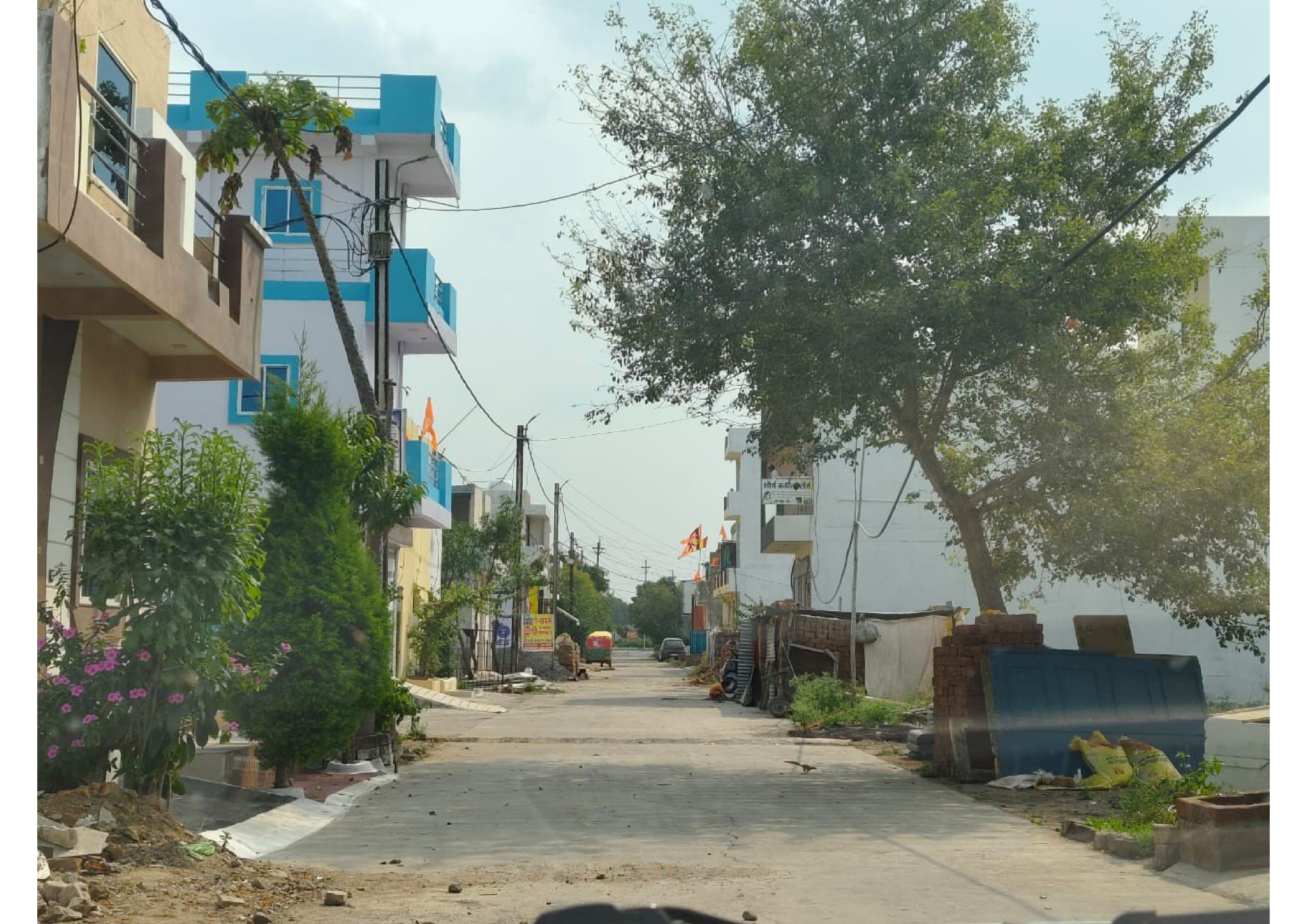 Two level shopping space